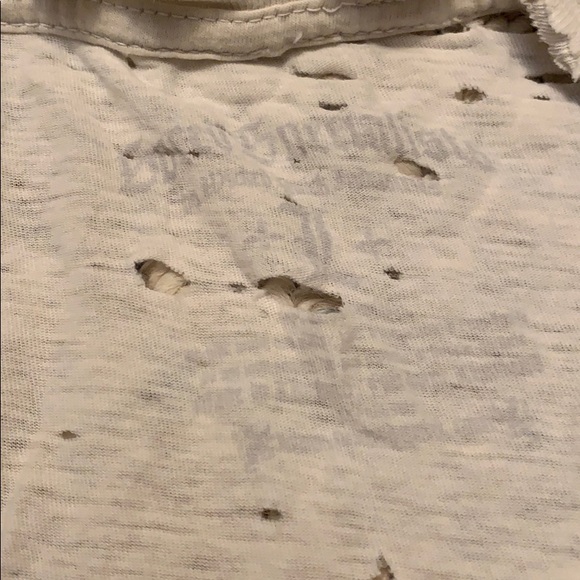 Worn out tee - Picture 4 of 4